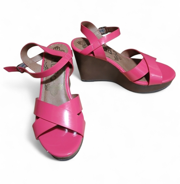 Mudd Shoes - MUDD Women's Size 8 Vibrant Pink Wedge Sandals